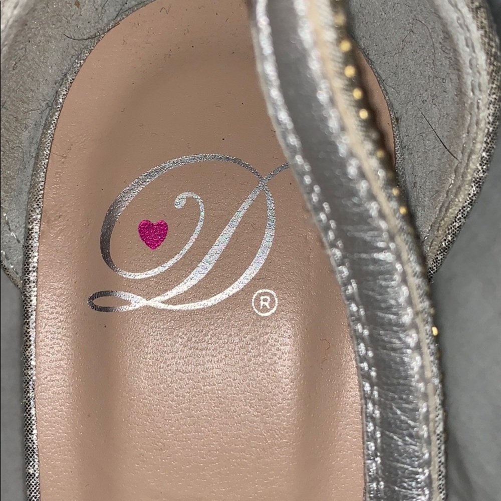 heels - Picture 3 of 3